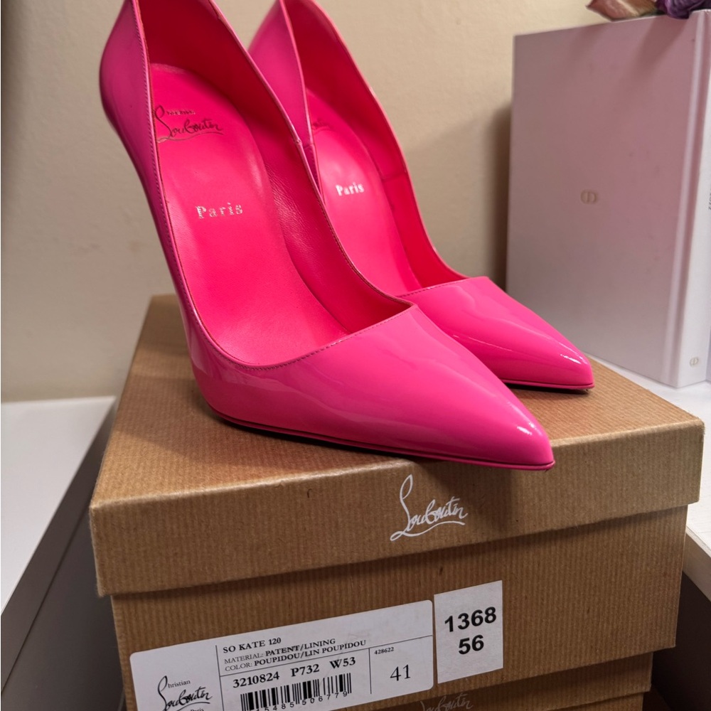 Christian louboutin So Kate Size 11